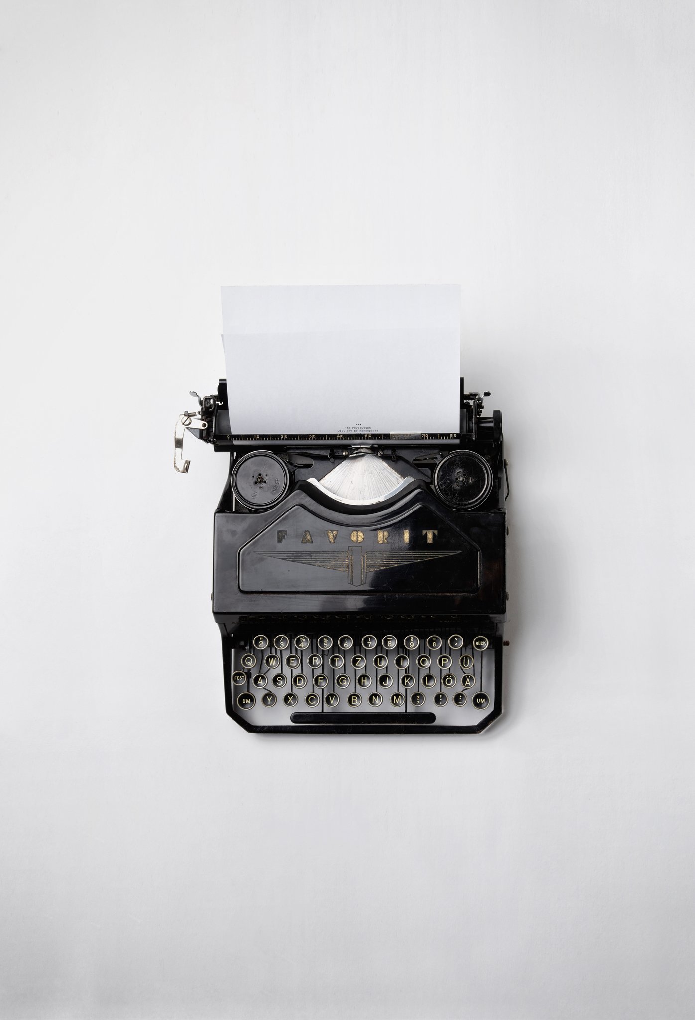 A typewriter. Source: Florian Klauer on Unsplash